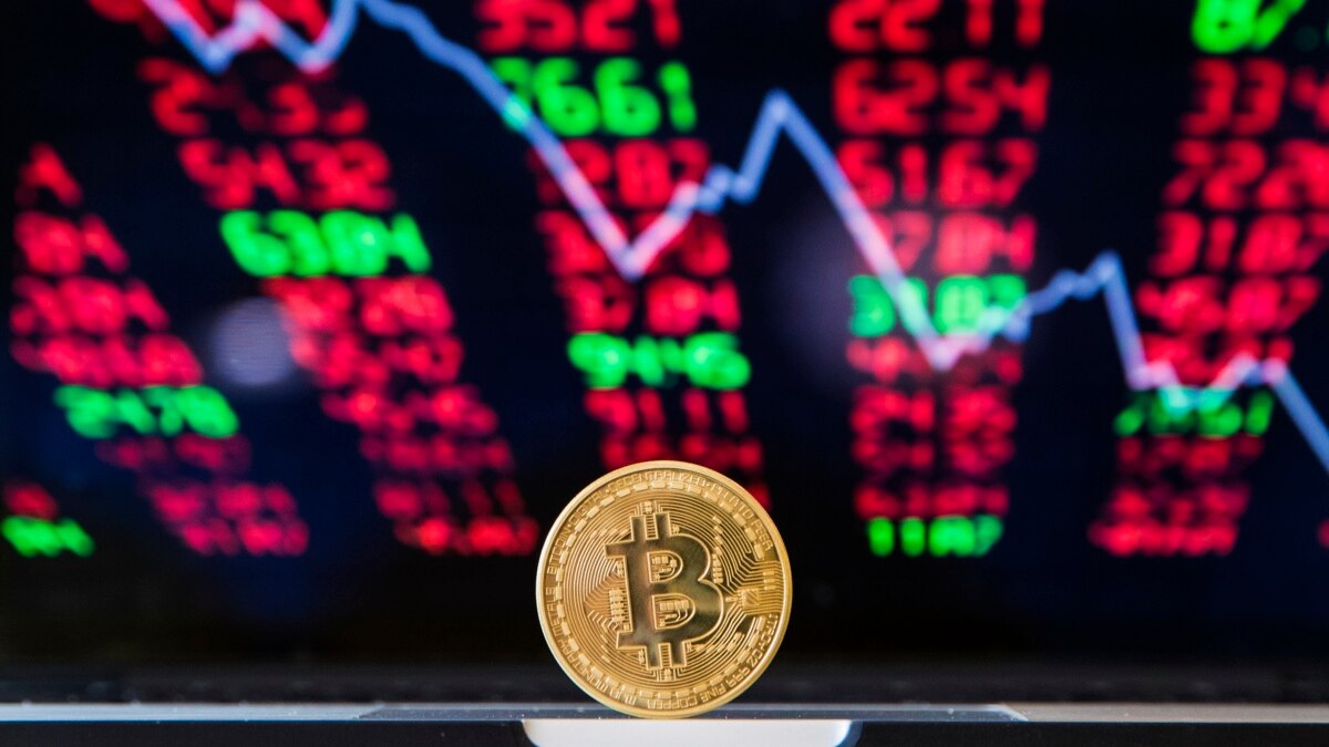 Bitcoin Falls on Inflation Fears